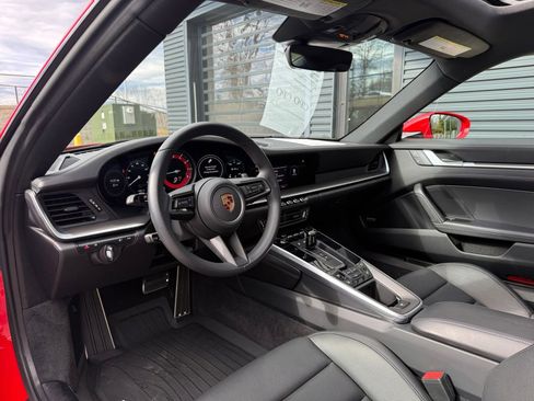 Certified 2022 Porsche 911 Carrera image 4
