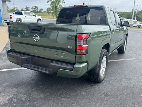 Used 2022 Nissan Frontier SV w/ Technology Package RWD image 4