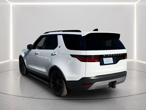 New 2026 Land Rover Discovery S image 3