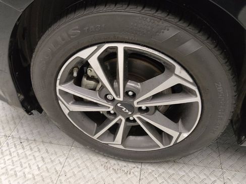 Used 2024 Kia Forte LXS image 31