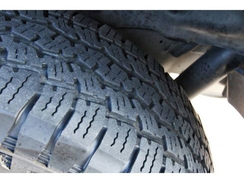 Used 2024 Jeep Wrangler Sport S image 31