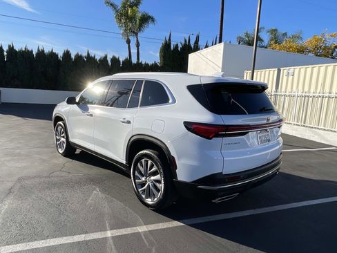 Used 2025 Buick Enclave Preferred image 7