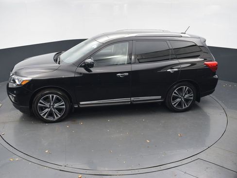 Used 2017 Nissan Pathfinder Platinum w/ Cargo Package image 39