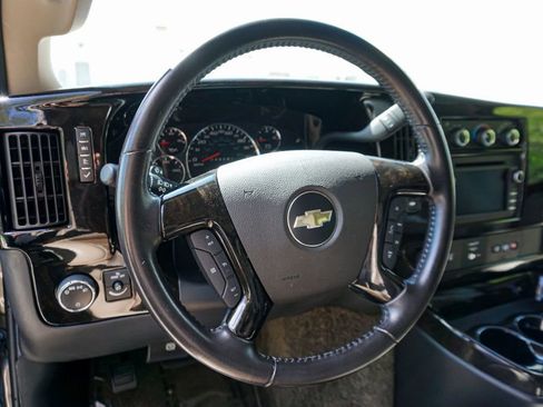 Used 2017 Chevrolet Express 2500 RWD image 11