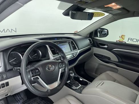 Used 2017 Toyota Highlander Limited image 20
