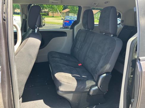 Used 2017 Dodge Grand Caravan SE w/ Power Window Group FWD image 9
