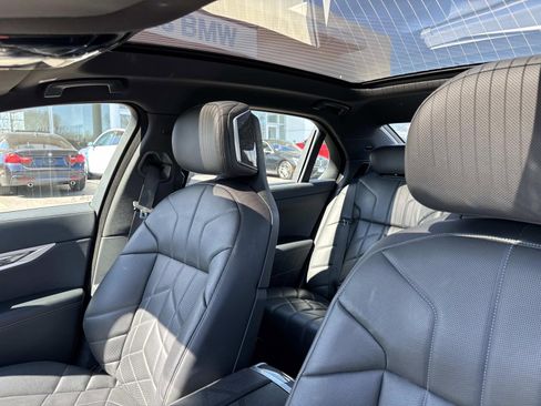 Certified 2023 BMW 760i xDrive w/ Executive Package image 33