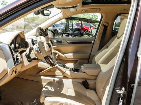 Used 2016 Porsche Cayenne AWD/4WD image 26