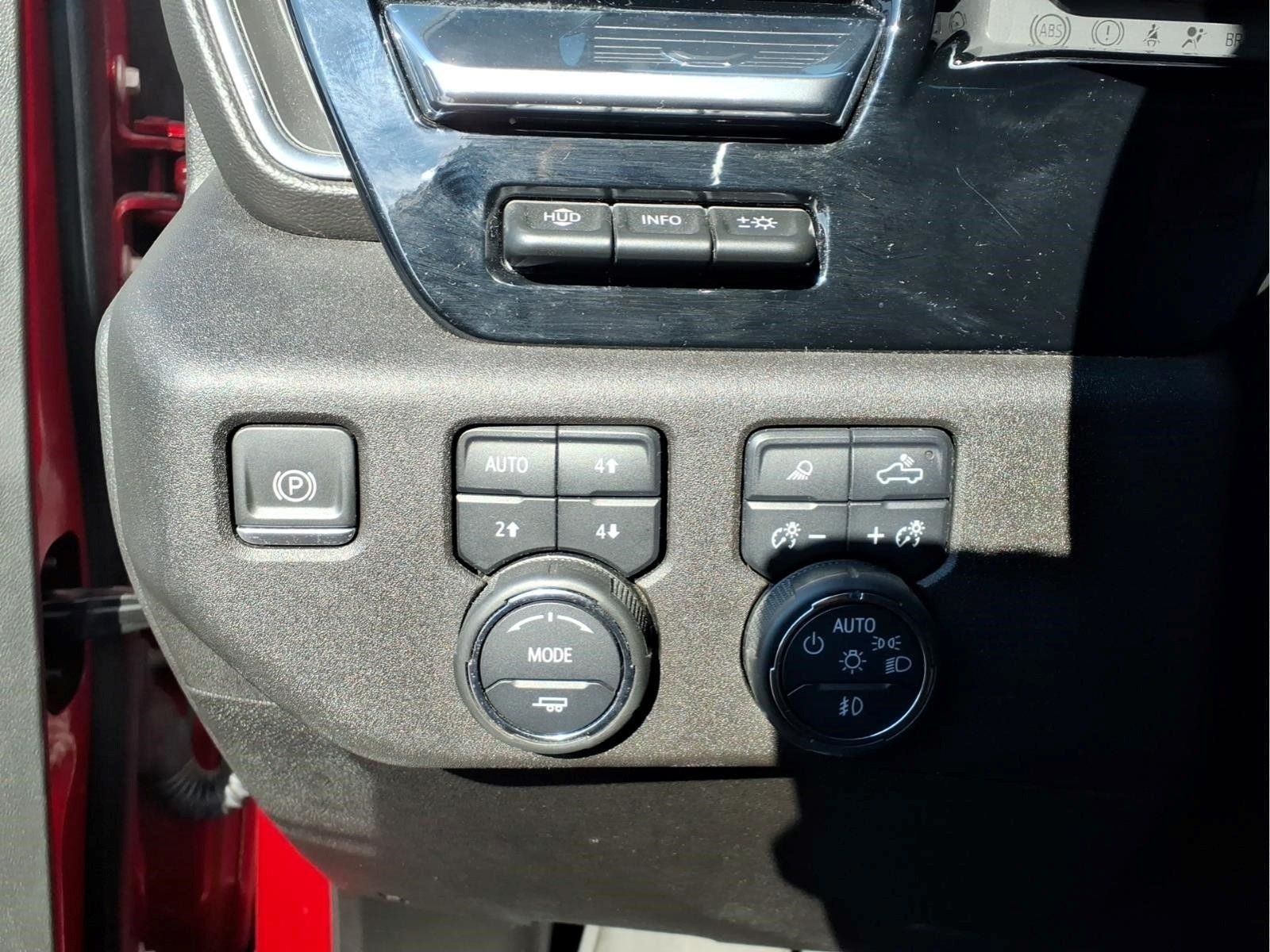 Used 2024 Chevrolet Silverado 2500 High Country w/ High Country Premium Package AWD/4WD image 17
