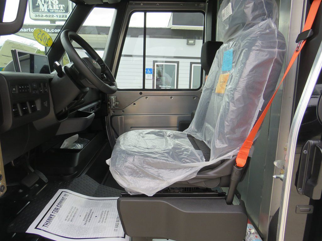 Used 2025 Chevrolet Brightdrop 600 AWD/4WD image 5