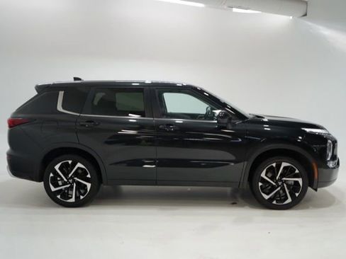 Used 2024 Mitsubishi Outlander SE image 9