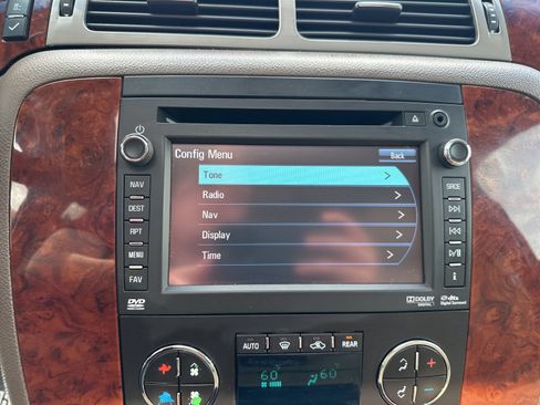 Used 2013 Chevrolet Suburban LTZ AWD/4WD image 64