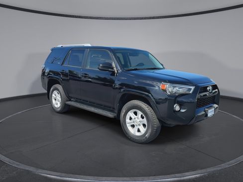 Used 2018 Toyota 4Runner SR5 AWD/4WD image 2