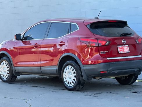 Used 2018 Nissan Rogue Sport S image 7