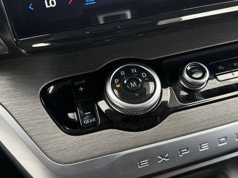 Used 2025 Ford Expedition Max Platinum image 22