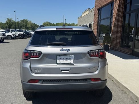 Used 2022 Jeep Compass Latitude w/ Sun and Sound Group AWD/4WD image 5