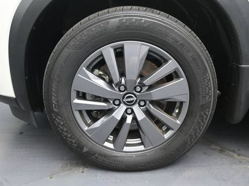 Used 2024 Nissan Pathfinder SV AWD/4WD image 22
