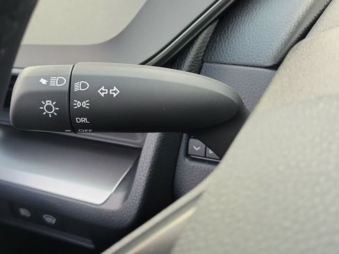 New 2026 Toyota Prius LE FWD image 11