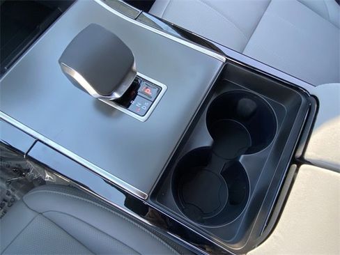 New 2026 Land Rover Range Rover Evoque S image 9