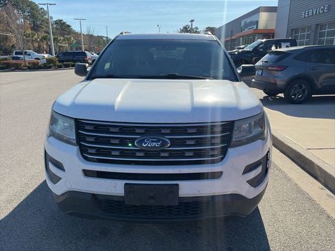 Used 2016 Ford Explorer 4WD image 2