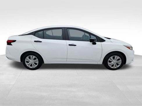 Used 2021 Nissan Versa S image 8