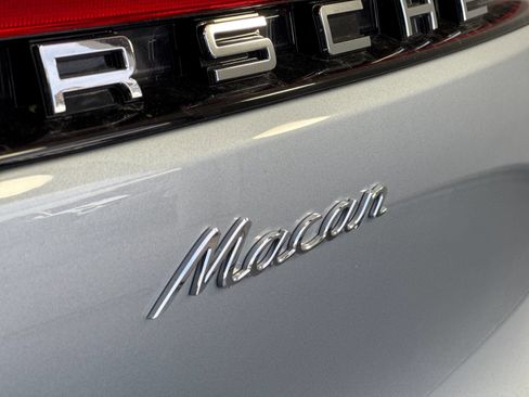 Certified 2026 Porsche Macan AWD/4WD image 33