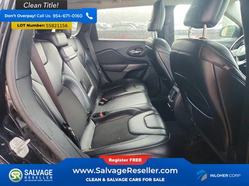 Used 2019 Jeep Cherokee Latitude Plus w/ Comfort/Convenience Group FWD image 15