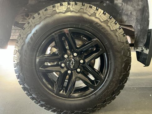Used 2024 Chevrolet Silverado 1500 LT Trail Boss w/ Protection Package AWD/4WD image 25