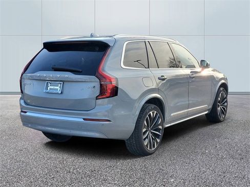 Used 2025 Volvo XC90 B6 Plus image 4