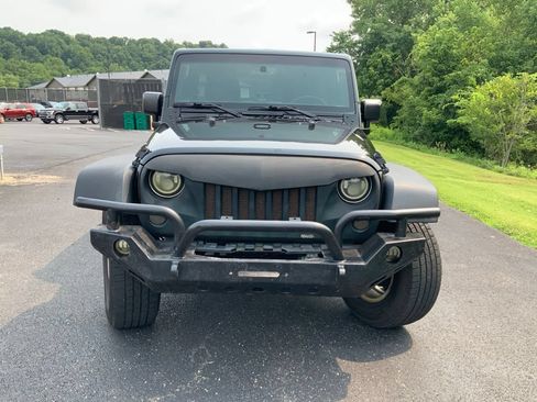 Used 2017 Jeep Wrangler Unlimited Sport w/ Quick Order Package 23S AWD/4WD image 3