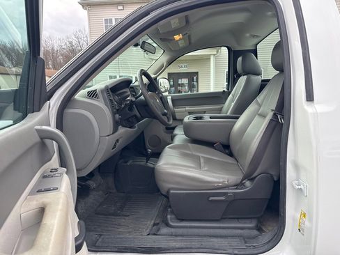 Used 2013 Chevrolet Silverado 2500 W/T w/ Snow Plow Prep Package image 11