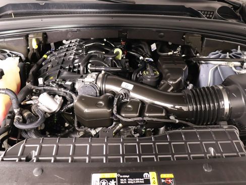 Used 2024 Jeep Grand Cherokee L Laredo RWD image 19