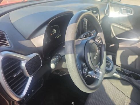 Used 2024 Kia Soul LX w/ Option Group 015 FWD image 9
