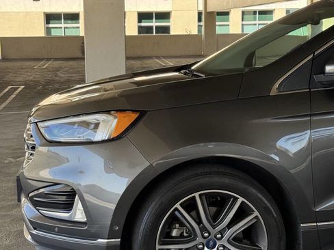Used 2019 Ford Edge Titanium w/ Equipment Group 301A AWD/4WD image 2