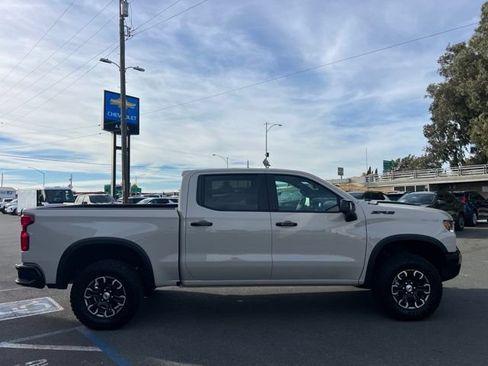 Used 2026 Chevrolet Silverado 1500 ZR2 w/ Dark Appearance Package AWD/4WD image 5