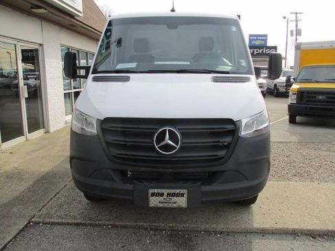 Used 2023 Mercedes-Benz Sprinter 4500 image 2