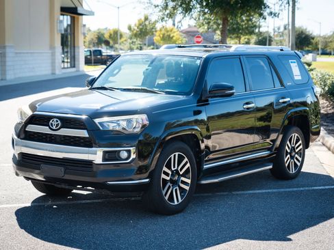Used 2014 Toyota 4Runner Limited image 9
