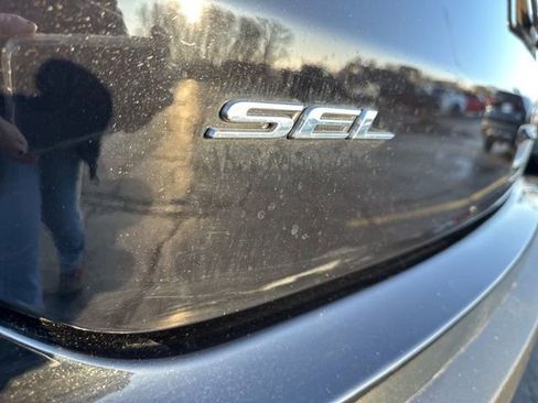 Used 2022 Ford Edge SEL w/ Convenience Package image 15