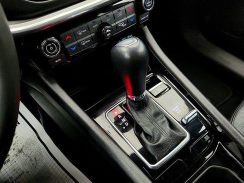 Used 2023 Jeep Compass Limited image 16