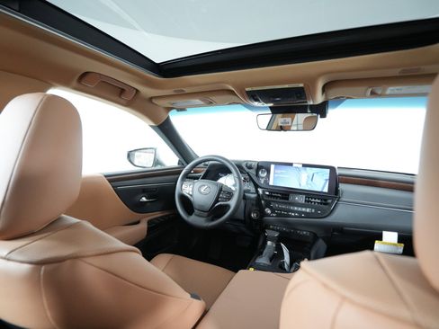 New 2025 Lexus ES 350 w/ Premium Package image 14