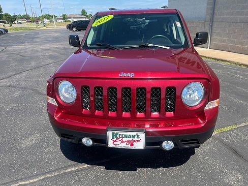 Used 2017 Jeep Patriot Sport w/ Power Value Group FWD image 3