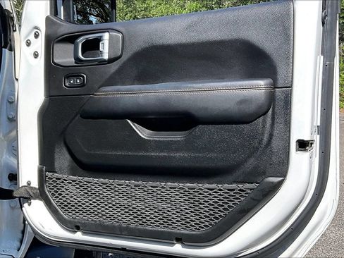 Used 2021 Jeep Gladiator Overland AWD/4WD image 28