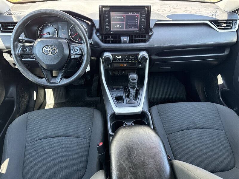 Used 2021 Toyota RAV4 LE AWD/4WD image 23