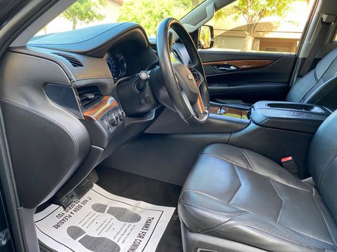 Used 2016 Cadillac Escalade 4WD image 30