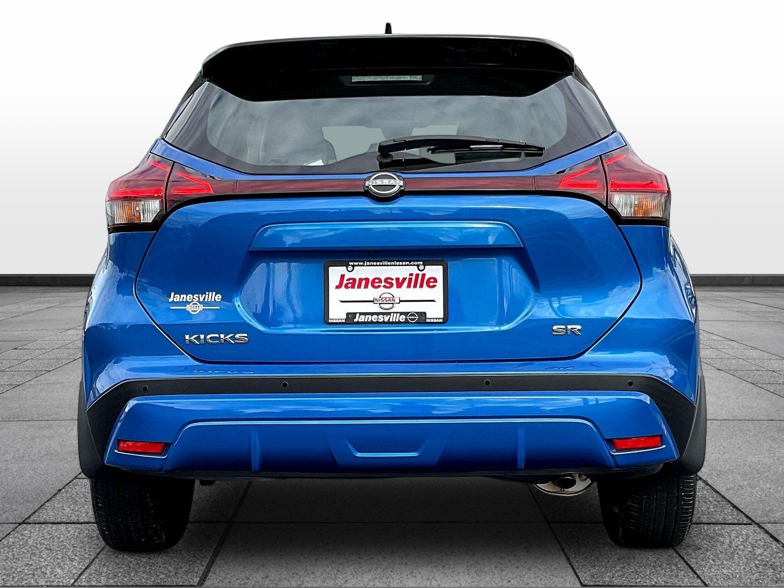 Certified 2024 Nissan Kicks SR w/ SR Premium Package FWD image 6