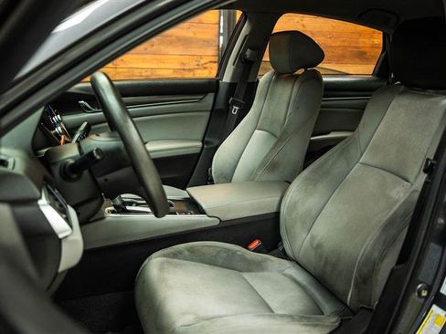 Used 2020 Honda Accord LX image 9