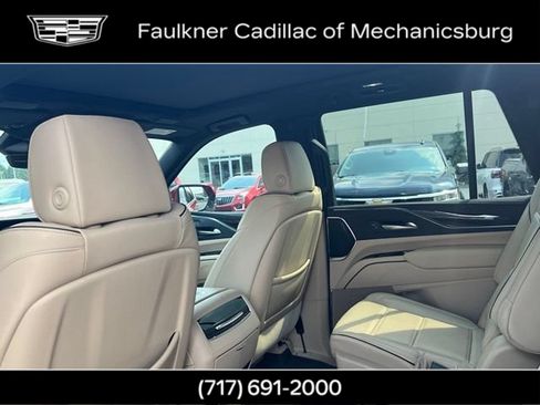 Used 2023 Cadillac Escalade Premium Luxury RWD image 19