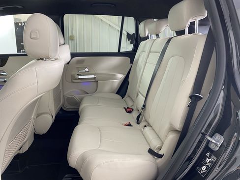 Used 2025 Mercedes-Benz GLB 250 4MATIC image 13
