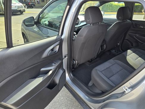 Used 2025 Chevrolet Trax RS w/ Driver Confidence Package image 15