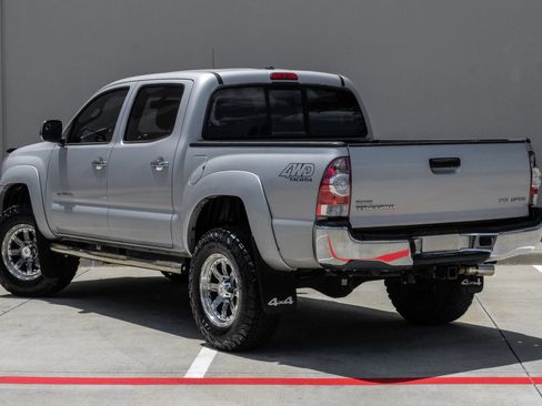 Used 2011 Toyota Tacoma 4x4 Double Cab w/ SR5 Pkg #2 image 15